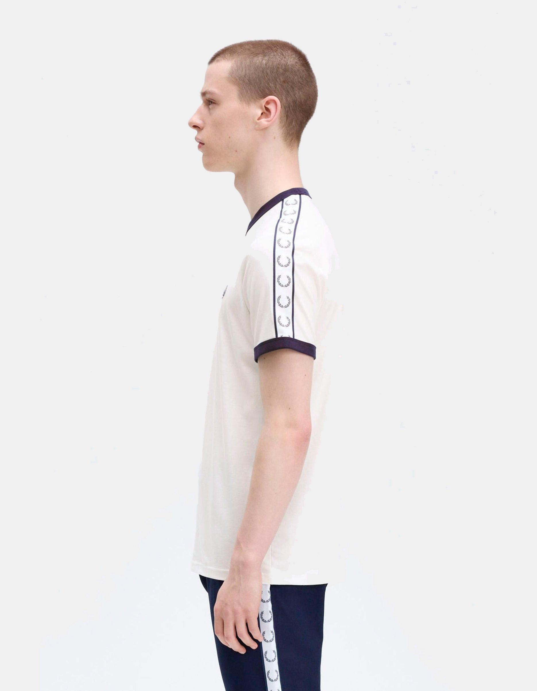 Camiseta FRED PERRY M4620 - Snow White