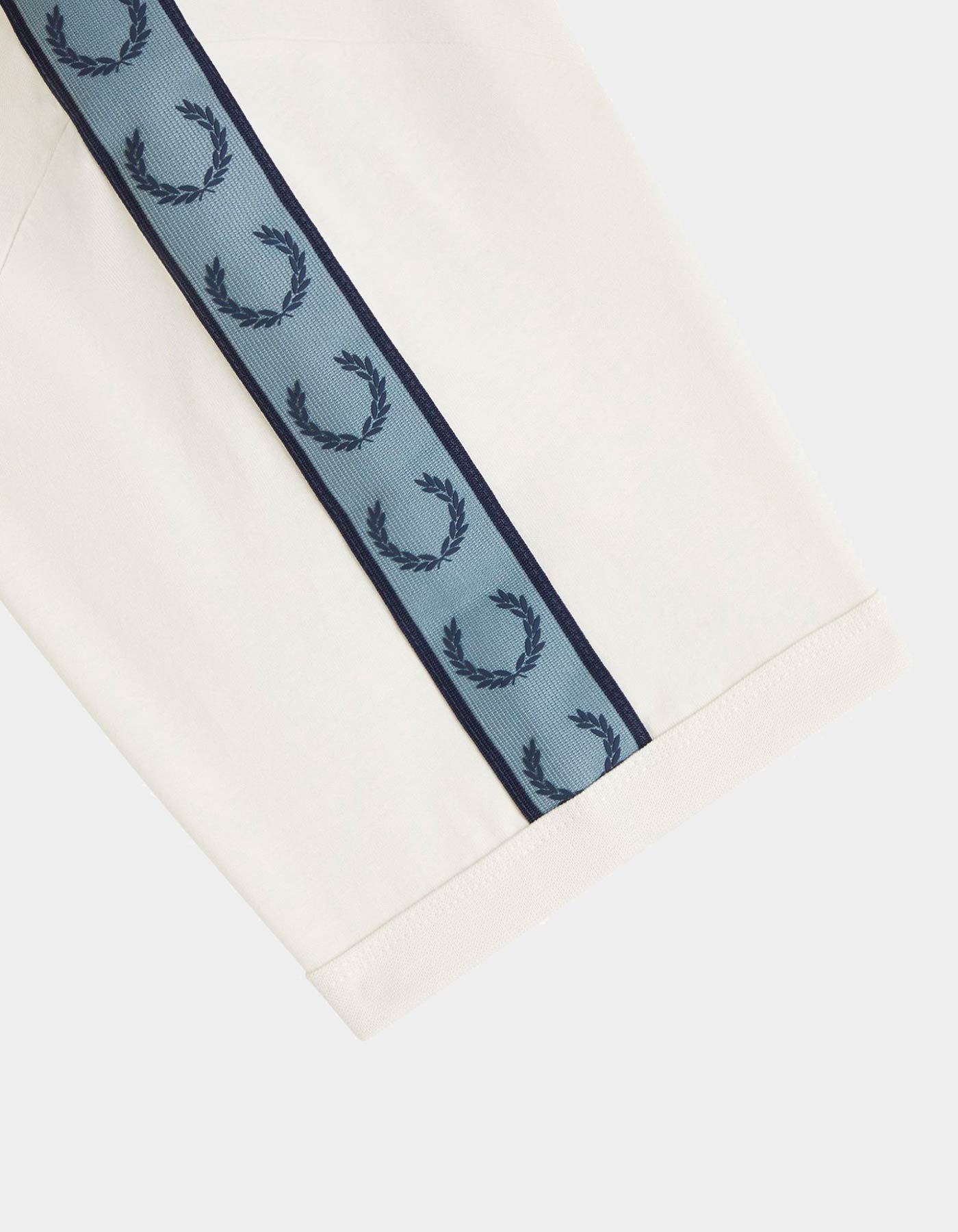 Camiseta Fred Perry M4613 - Ecru/Navy
