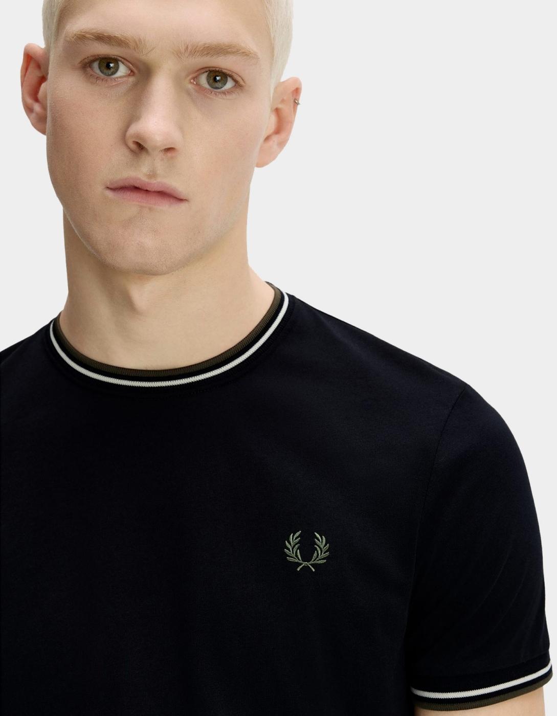 Camiseta FRED PERRY M1588 - Black/Ecru/Laurel Wreath Green