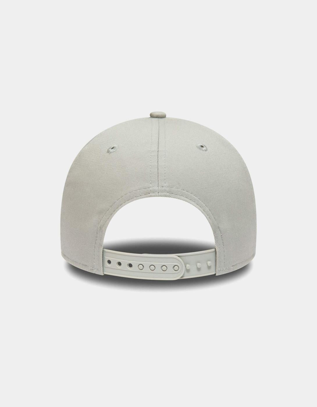 Gorra 940 NEW ERA ESSENTIAL 002 RBULLF1 - Grey