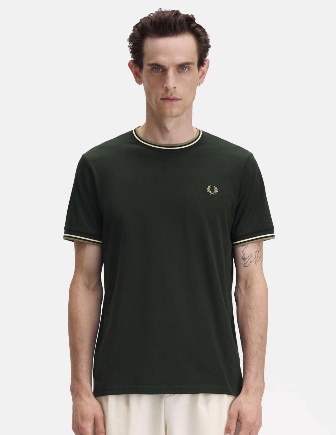 Camiseta FRED PERRY M1588 - Night Green/Light Ecru/Olive