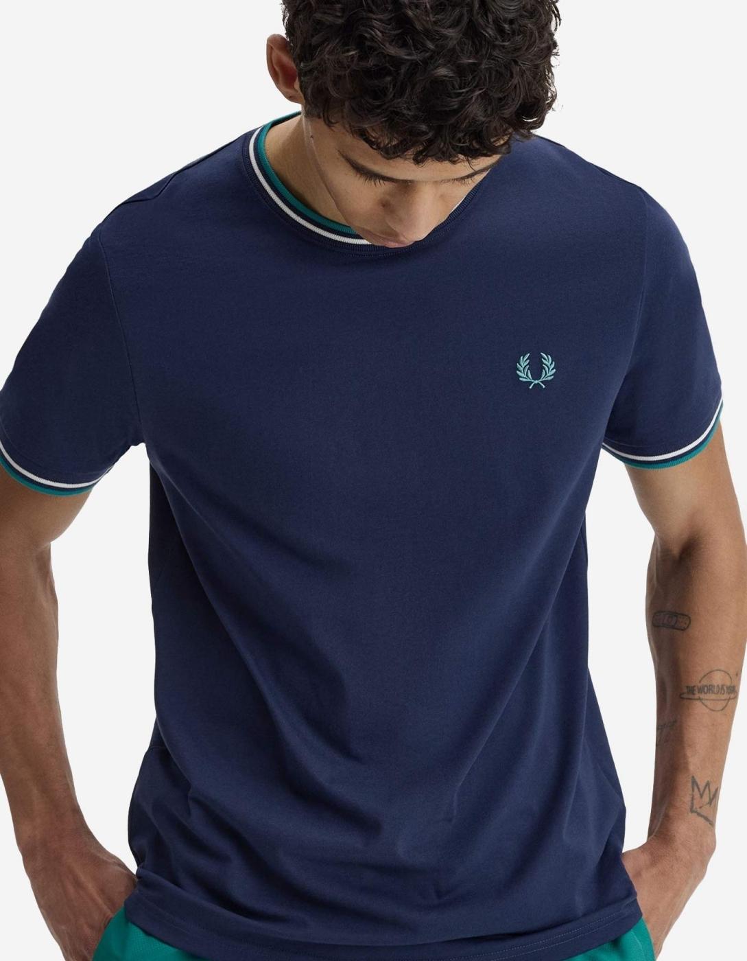 Camiseta FRED PERRY M1588 - Tennis Blue/Snow White/Dpmt