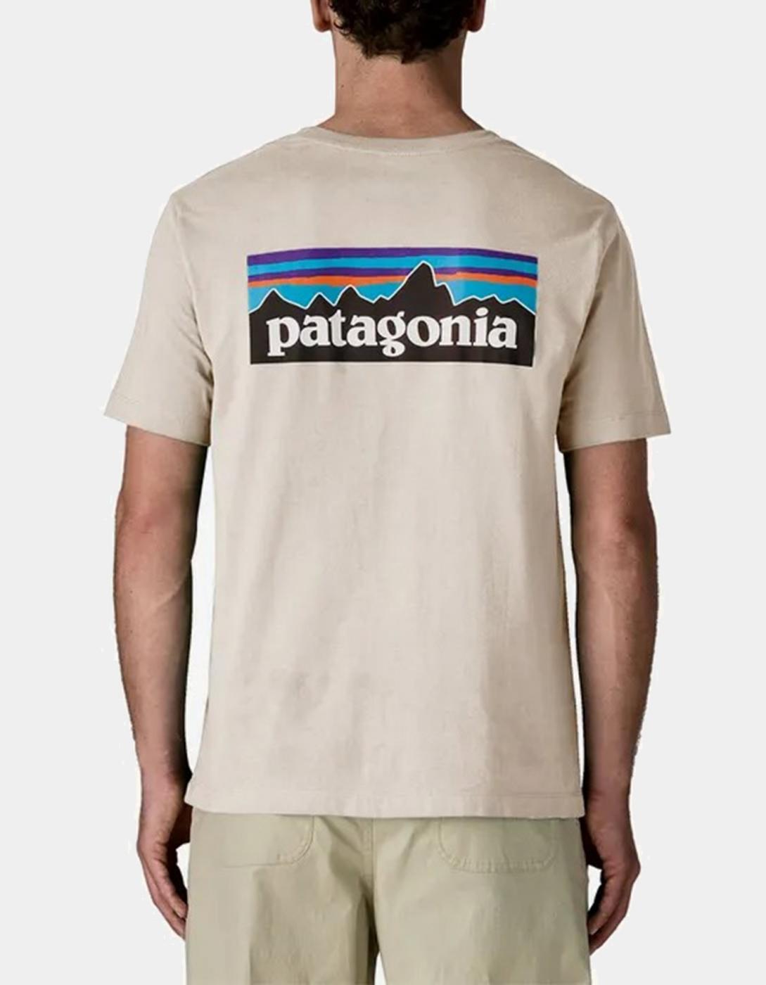 Camiseta PATAGONIA P-6 LOGO - Undyed Natural