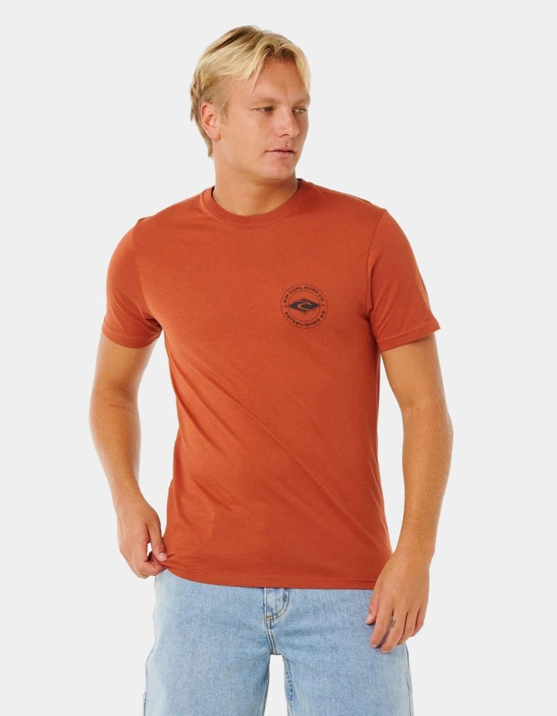 Camiseta RIP CURL STAPLE - Baked Clay