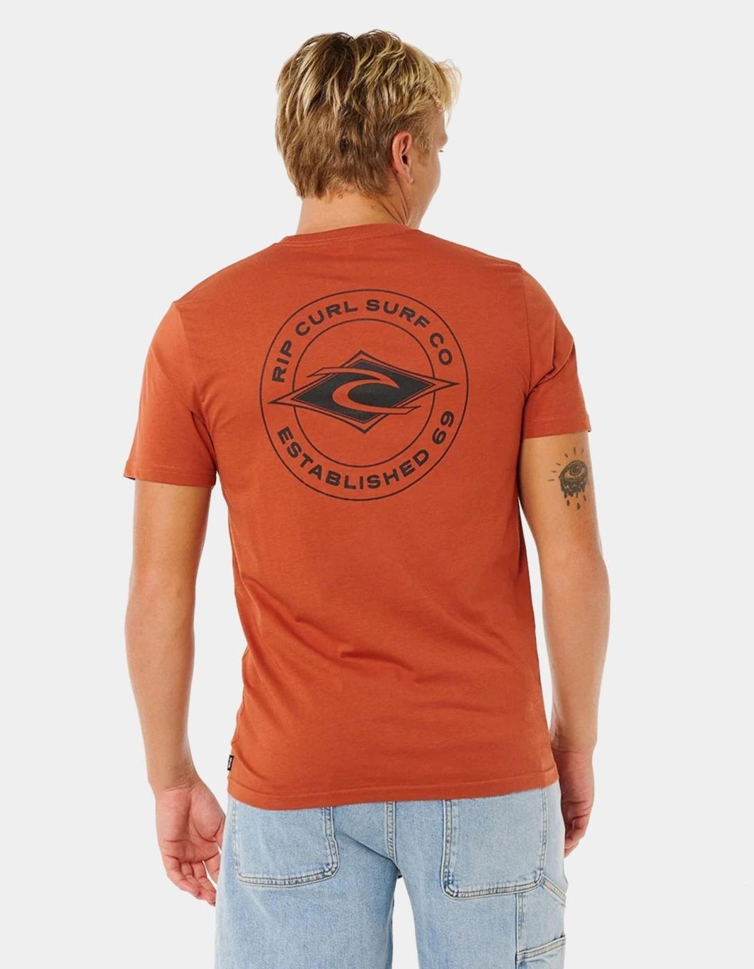 Camiseta RIP CURL STAPLE - Baked Clay