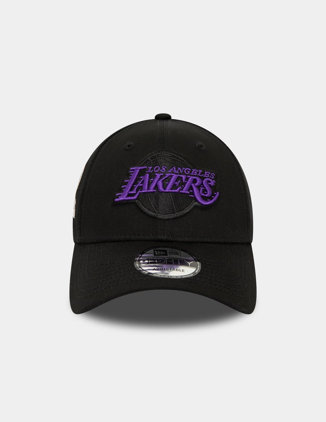Gorra NEW ERA 940 SIDE PATCH LA LAKERS - Black/Purple