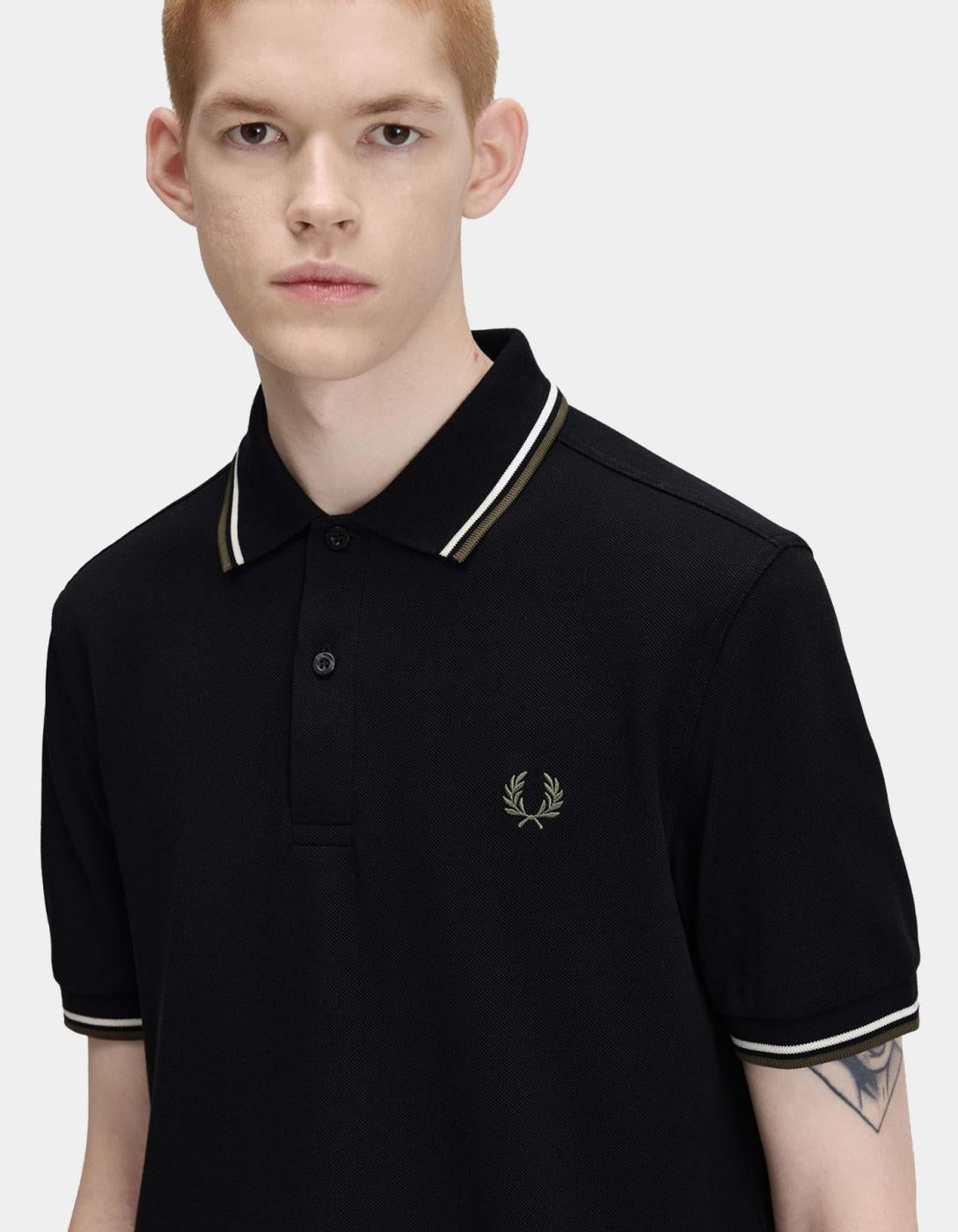 Polo FRED PERRY M3600 - Black/Ecru/Laurel Wreath Green